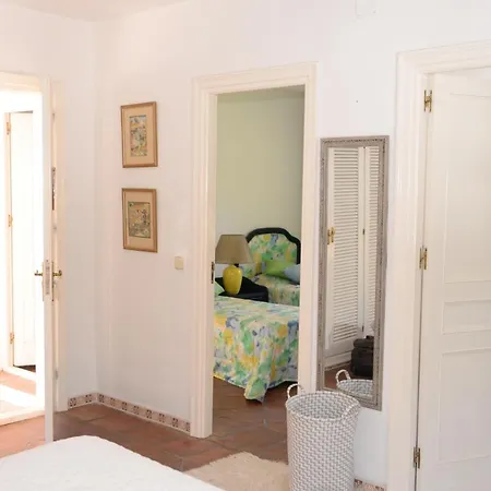 Villa Padierna Lake Villa Estepona