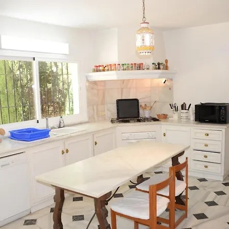 Villa Villa Padierna Lake Estepona